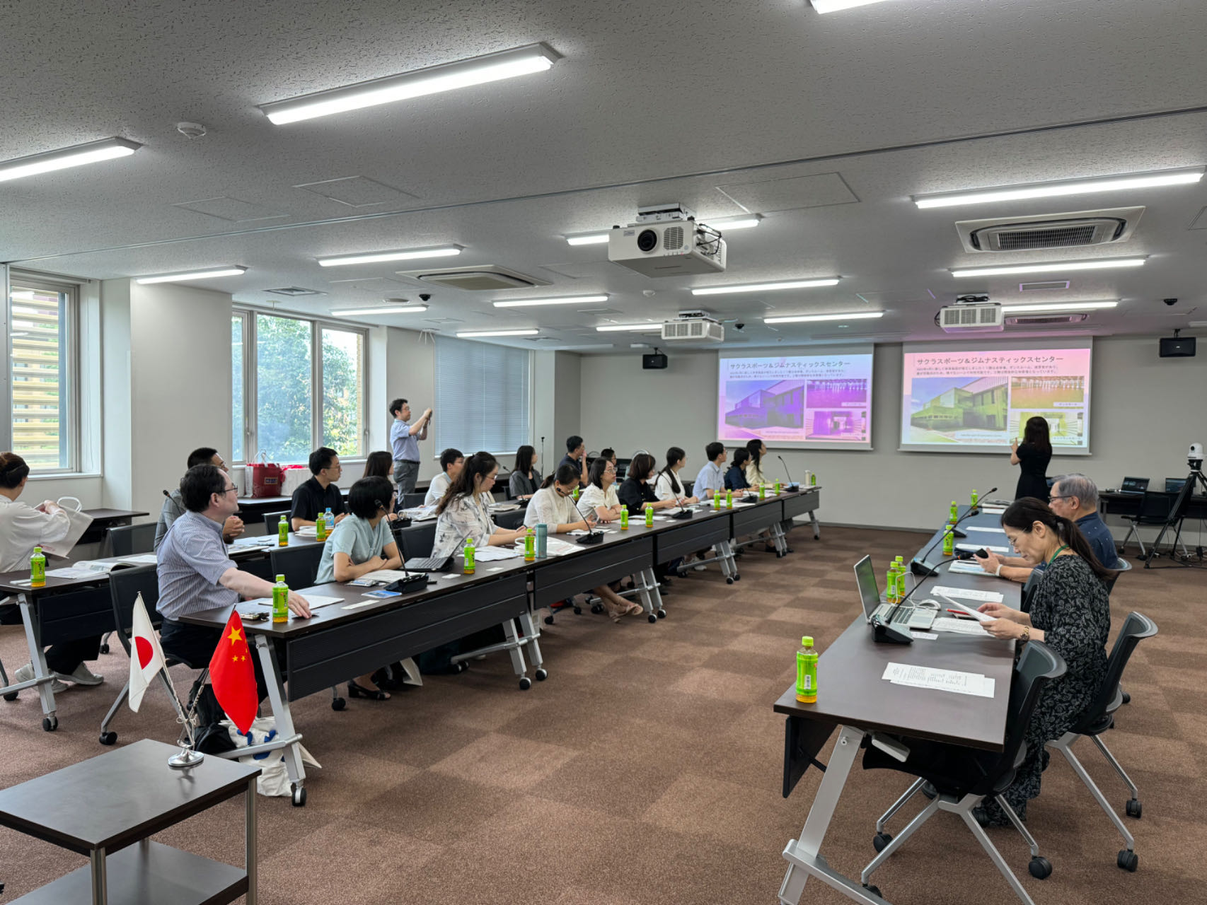 太阳城官网师生与日本大学文理学部交流现场.jpg